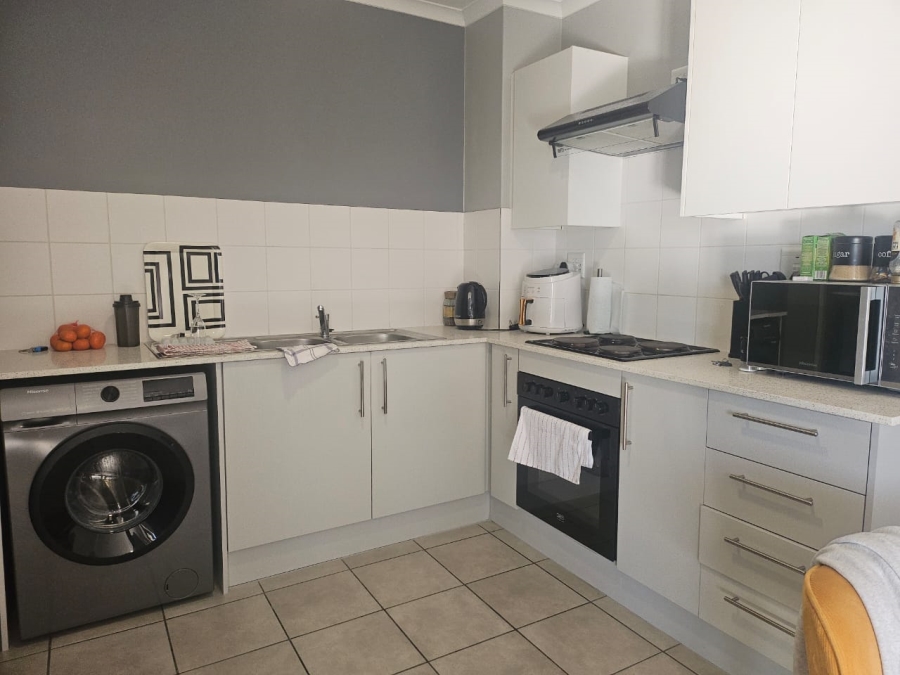 To Let 2 Bedroom Property for Rent in Parklands Western Cape